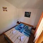 Hanna Apartment Gdinj